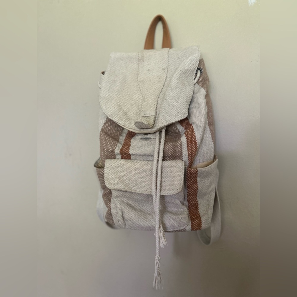 Cute backpack - Picture 2 of 2